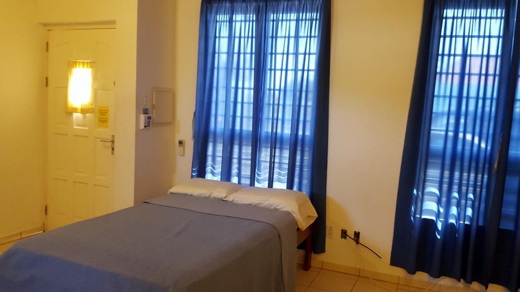 Orange Rembrandt Studio Apartments Willemstad Exterior foto